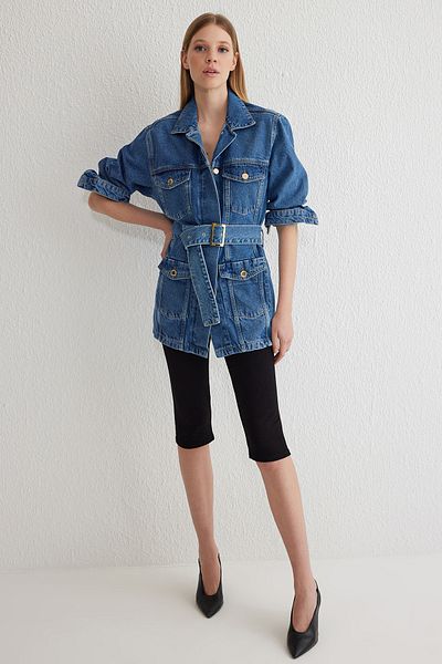 Trendyol Collection Džínová bunda s modrým detailem kapsy Twoss25Ce00004