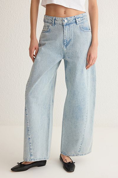 Trendyol Collection Blugi largi cu talie joasă cu cusături albastru deschis TWOSS25JE00049