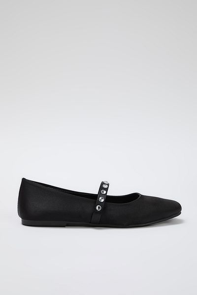 TRENDYOL SHOES Schwarze Mary Jane Ballerina-Ballerinas mit Satin-Effekt und Steinen für Damen TAKSS25BE00013