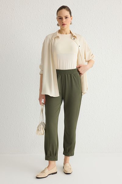 Trendyol Modest Khakifarbene, gerade Crêpe-Strickhose TCTSS25TP00002