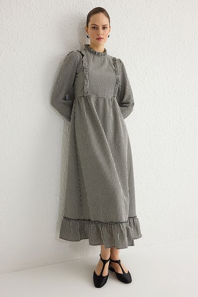 Trendyol Modest Schwarzes, gewebtes Kleid mit Gingham-Print und Rüschendetails TCTSS21EB0028