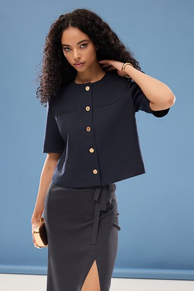 Trendyol Collection Marineblaue Kurzarm-Blazerjacke mit Rundhalsausschnitt TWOSS25BC00017