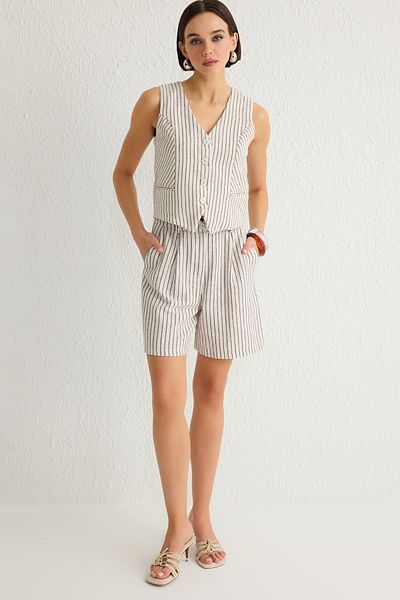 Trendyol Collection V-nyakú csíkos mellény és rövidnadrág szett - TWOSS25AU00033