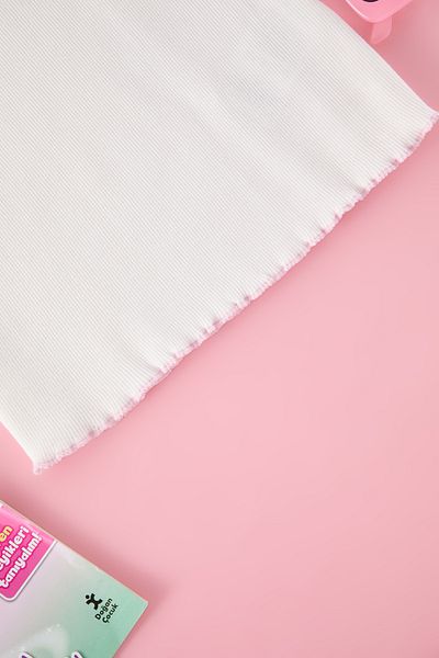 TRENDYOLKIDS Dívčí ecru pletené tričko - Tkdss25Ts00024