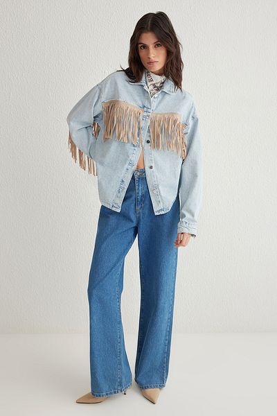 Trendyol Collection Jachetă de blugi supradimensionată cu ciucuri din piele intoarsa albastru deschis TWOSS25CE00021