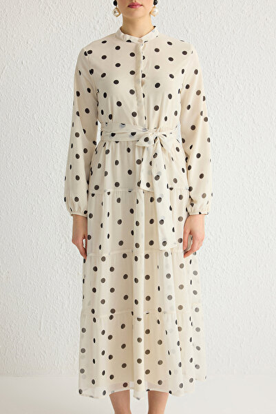 Trendyol Modest Ανοιχτό μπεζ στάμπα με γιακά με επένδυση από σιφόν υφαντό φόρεμα TCTSS21EL3346