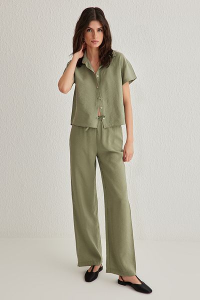 Trendyol Collection Khaki modális gombos ing és széles szárú nadrág szett - rövid ujjú, szövött TWOSS25AU00026