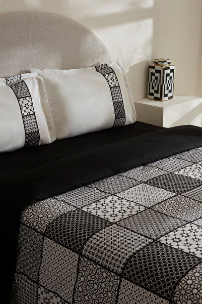 Karaca Home Blake Black and White 100% Cotton Double Duvet Cover Set