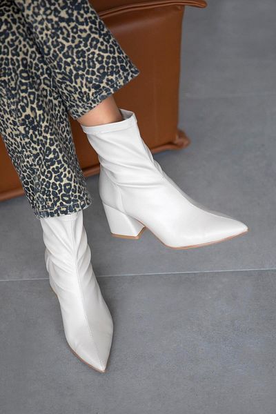 STRASWANS Garcia Beige Leather Boots - Women'S, Stretch, Pointed Fit
