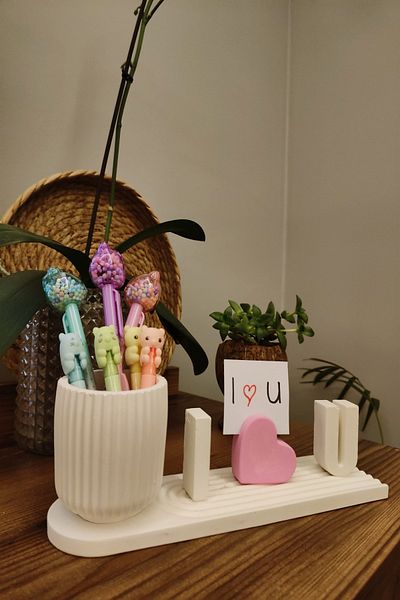 puridadesign Decorative Romantic I Love U Themed Heart Lover Note Holder and Pen Holder Set