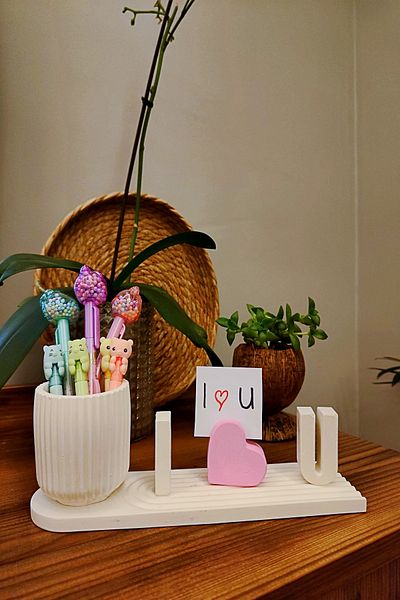 puridadesign Decorative Romantic I Love U Themed Heart Lover Note Holder and Pen Holder Set