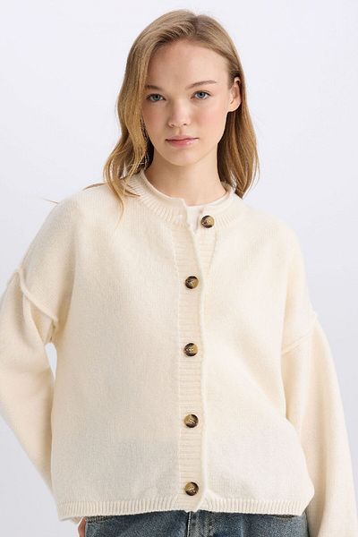 DeFacto Regular Fit Crew Neck Buttoned Knitwear Cardigan E4612Ax24Wn
