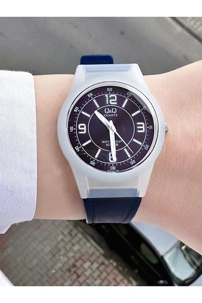 Q&Q Women's Waterproof Plastic Cord Wristwatch