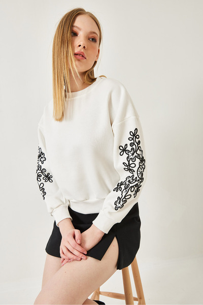 Bianco Lucci Women's Sweatshirt with Embroidery Sleeves 60601029