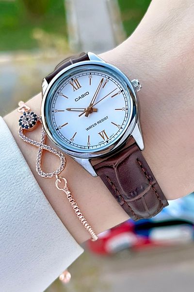 Casio Case Silver Cord Brown Color Women's Wristwatch