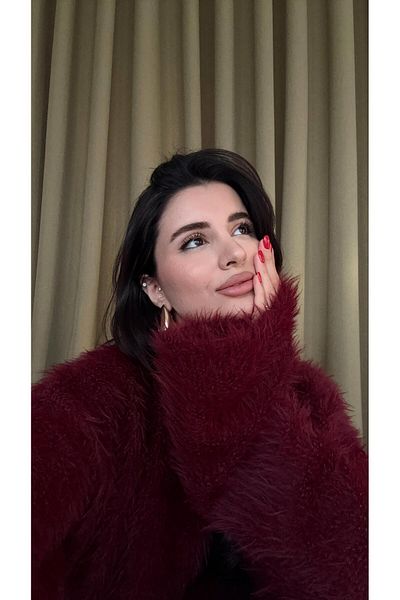 HAZELANNA Long Bearded Burgundy Sweater