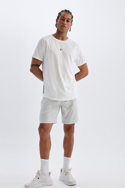 DeFacto Graues, bedrucktes Slim-Fit-Sport-T-Shirt mit Rundhalsausschnitt – kurze Ärmel V2887az24au