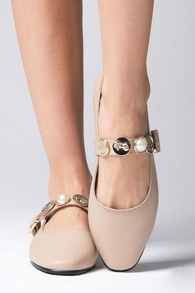 Mio Gusto Victoria Skin Color Buckle Detailed Blunt Toe Women's Ballerina Shoes