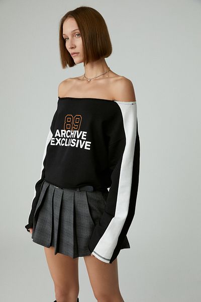 GRIMELANGE Asensıo Women's Asymmetrical Collared Unrivaled Off-The-Shoulder Printed Black Sweatshirt