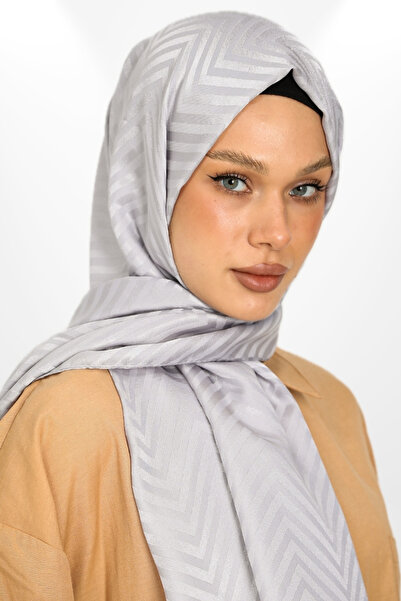 hijabchi شال جاكار حريري مستورد موديل متعرج - مجموعات جديدة - رمادي فاتح