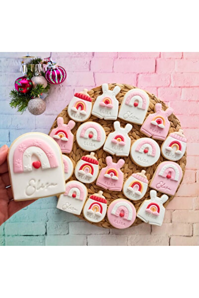 Tatlı Armağanlar İsimli Desenli Gökkuşağı Biberon ve Bebek Tulumu Butik Kurabiye - 20 Adet