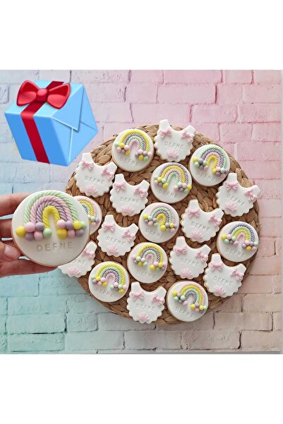 Tatlı Armağanlar İsimli Yenidoğan Bebek Önlüğü ve Renkli Gökkuşağı Butik Kurabiye - 20 Adet