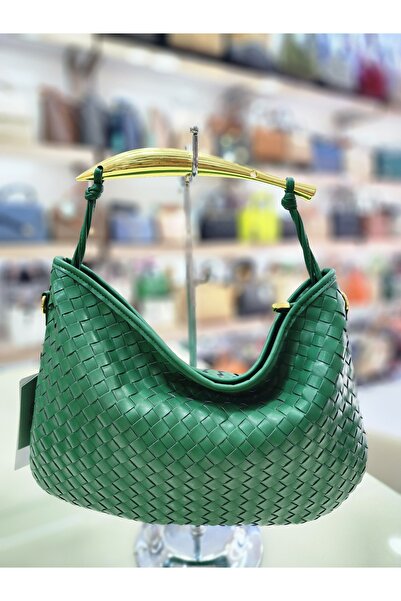 OUEEN ELİZABETH ЖІНОЧА СУМКА З М'ЯКОЇ ШТУЧНОЇ ШКІРИ З ДЕТАЛЯМИ З ЗОЛОТОГО МЕТАЛУ