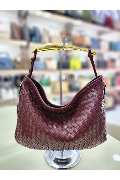 OUEEN ELİZABETH ЖІНОЧА СУМКА З М'ЯКОЇ ШТУЧНОЇ ШКІРИ З ДЕТАЛЯМИ З ЗОЛОТОГО МЕТАЛУ