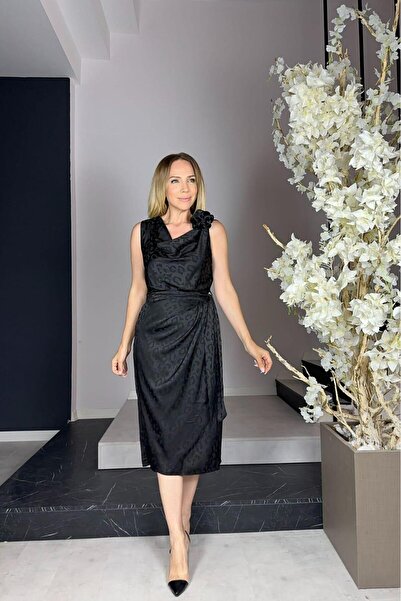 gesmoda G1012 Çiçek Detaylı Saten Abiye Elbise - (omuzundaki Çiçek Iğneli Olduğu Için Çıkartabilir Veya Iste