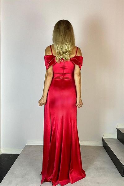 gesmoda G0714 Rochie de seara maxi din satin cu detaliu pe umeri Rosie