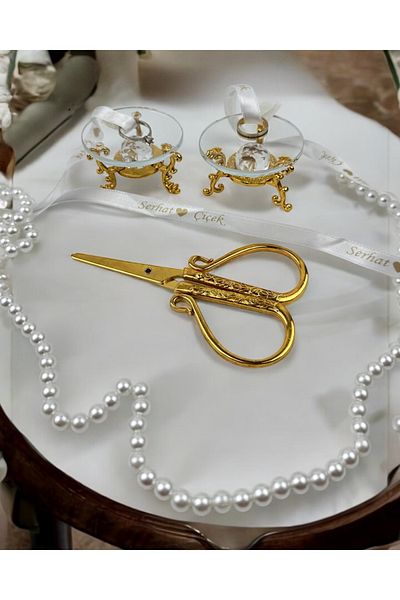CyzHome Lucevia Gold Glass Ring Riser and Promise Scissors Set