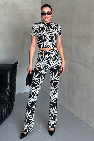 MODAGEN Set de pantaloni cu mâneci scurte cu imprimeu pe jumătate cu gât rotic pentru femei