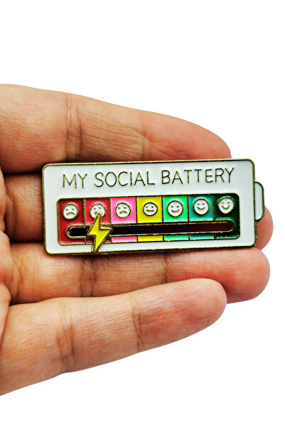 BB BİBUTİKSHOP My Social Battery Metal Broş – Mizahi Ruh Hali Rozeti, Enerji Düzeyi Pin Aksesuar