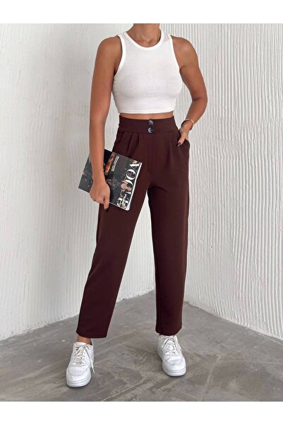 By Kuzey Aras ПЛЕТЕНИ КРЕПОВИ ПАНТАЛОНИ С ПЛИСИРАН СЕЗОНЕН МОРКОВ С ДЕКОРАТИВНИ КОПЧЕТА