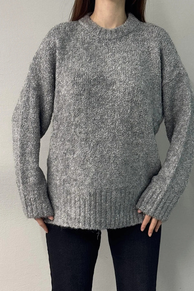 Butik La Lilyum; Oversize Buklet Kadın Kazak - Sıcak Tutan ve Modern Şıklık Sunan Kışlık Tasarım