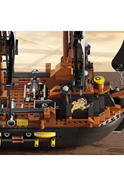 Bricks Pirate Ship Building Blocks Set 573 Pieces Age 6 Pirates of the Caribbean Pirates Model Kit Gift Player