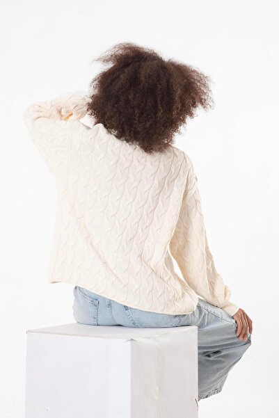 Figo Жіночий светр з в'язаним коміром