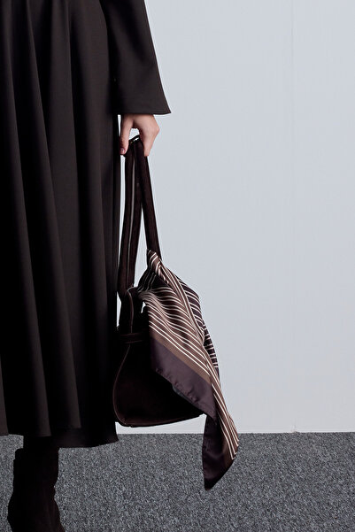 Manuka Klassischer, braun gemusterter Halstuch aus Satin