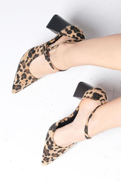 Mio Gusto Clara Leopard Print Thick Heeled Women's Shoes