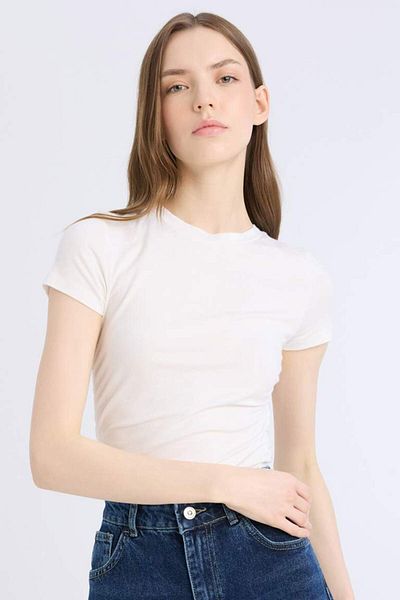 DeFacto Kurzärmliges Modal-T-Shirt mit Rundhalsausschnitt E4519ax