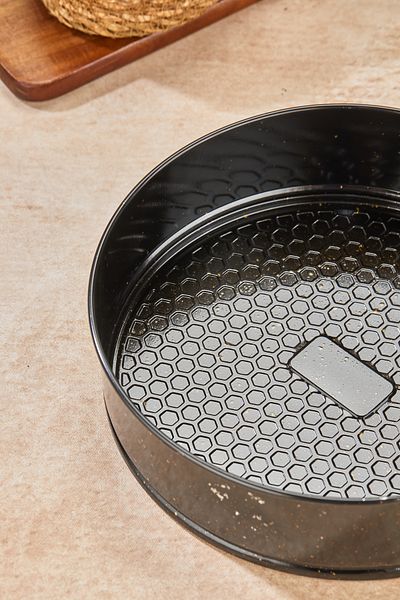 Cooker Clamped Steel Cake Mold 24 cm