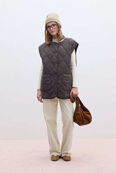 Manuka Brown Quilted Vest - Pocketed Design