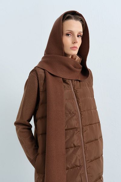 Nihan Hooded Goose down Vest Brown