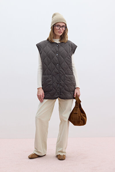Manuka Brown Quilted Vest - Pocketed Design