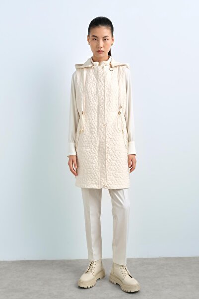 Nihan İnce Kapitone Aksesuar Detaylı Spor Yelek Ekru