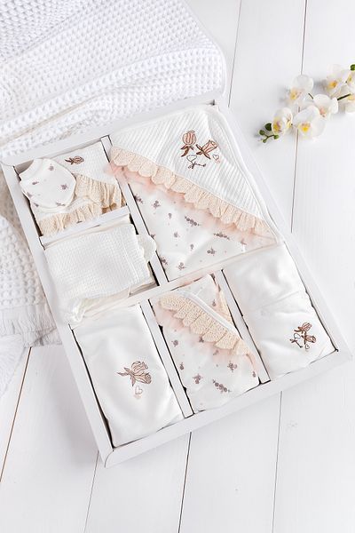 Babymod 100% Cotton Natural Floral Patterned 10-Piece Hospital Discharge Baby Set