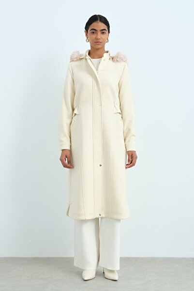 Nihan Beli Büzgülü Yanları Oval Kaban Ekru