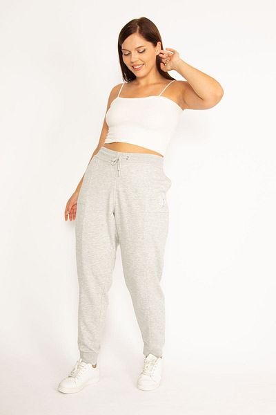 Şans Pantaloni de sport cu șireturi pentru femei de mărime mare, gri cu broderie cu buzunar, cu talie cu nervuri, cu talie elastică 65n31257