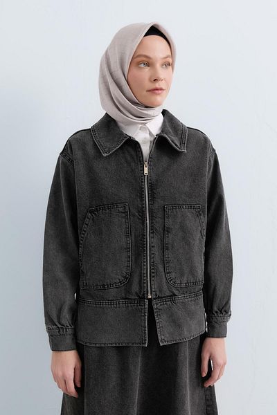 Nihan Black Jeans, Impact and Suit