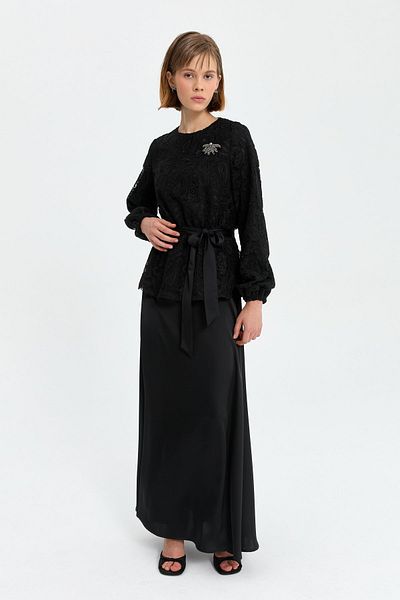 Nihan Effective Suit with Black Lace Blouse